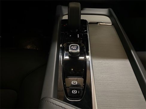 Used 2025 Volvo XC60 B5 Plus image 62