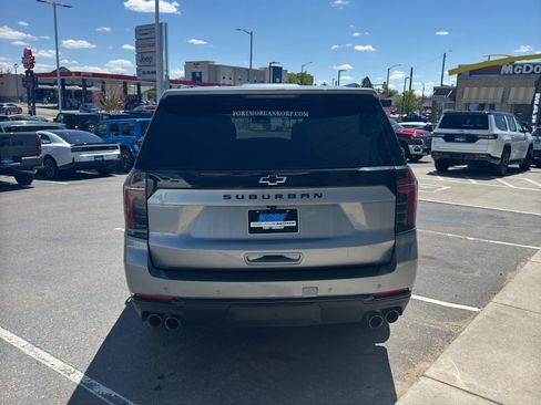 Used 2025 Chevrolet Suburban Z71 AWD/4WD image 4