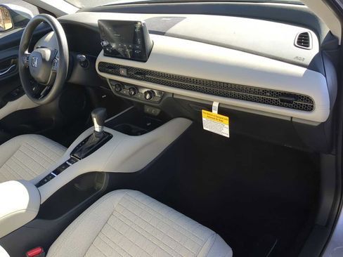 New 2026 Honda HR-V LX image 26