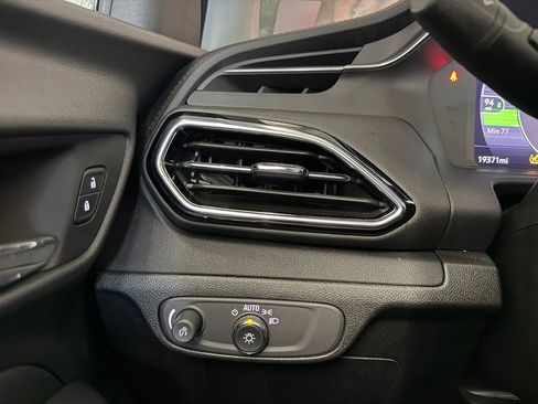 Used 2023 Chevrolet Bolt EUV LT w/ Convenience Package FWD image 12