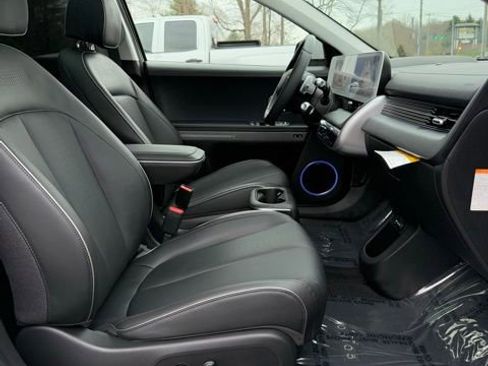 Used 2024 Hyundai Ioniq 5 Limited image 19