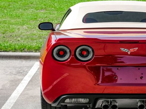 Used 2007 Chevrolet Corvette Convertible w/ Preferred Equipment Group RWD image 39
