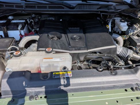 Used 2022 Toyota Tundra Limited AWD/4WD image 40