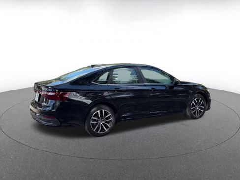 Used 2025 Volkswagen Jetta SE image 14