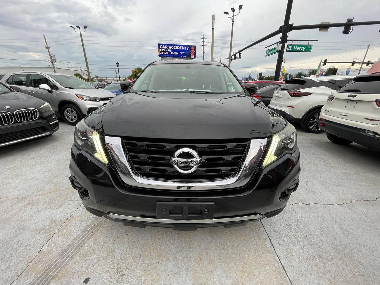 Used 2019 Nissan Pathfinder SL AWD/4WD image 1