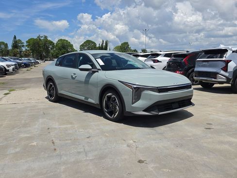 New 2026 Kia K4 EX FWD image 2