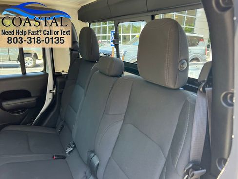 Used 2022 Jeep Gladiator Sport AWD/4WD image 17