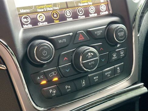 Used 2018 Jeep Grand Cherokee High Altitude AWD/4WD image 16