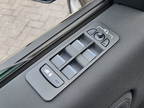 Used 2025 Land Rover Discovery Sport S AWD/4WD image 23