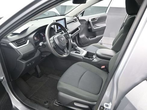 Used 2023 Toyota RAV4 LE FWD image 7