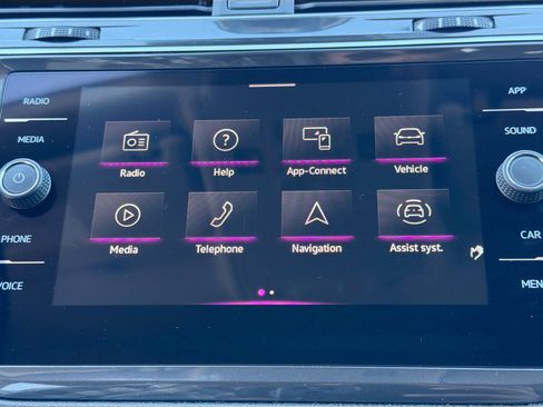 Used 2024 Volkswagen Tiguan Wolfsburg Edition image 32