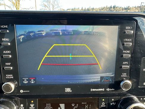 Used 2021 Toyota Highlander Limited image 18