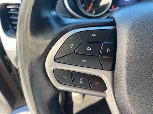 Used 2019 Jeep Cherokee Limited AWD/4WD image 18