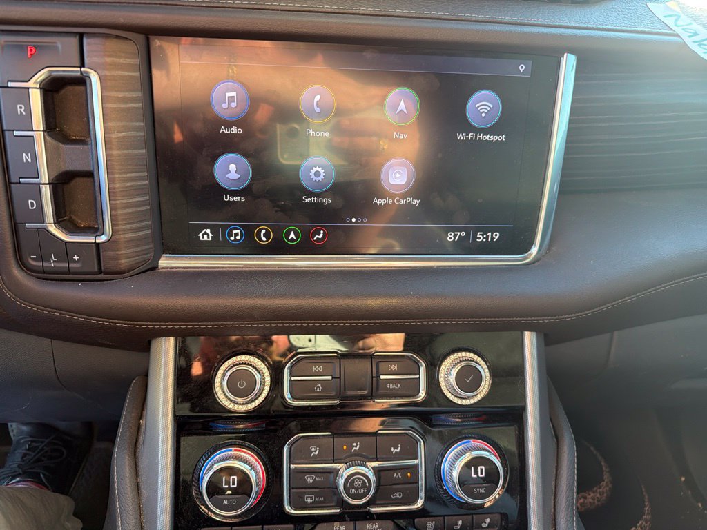 Used 2021 GMC Yukon Denali w/ Denali Premium Package AWD/4WD image 8