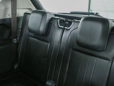 Used 2023 Volkswagen Tiguan SE w/ Panoramic Sunroof Package FWD image 26
