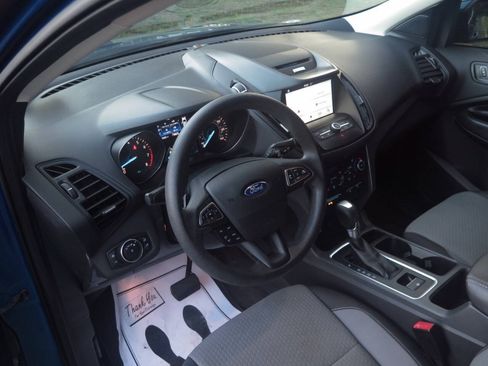 Used 2017 Ford Escape SE w/ Equipment Group 201A AWD/4WD image 8