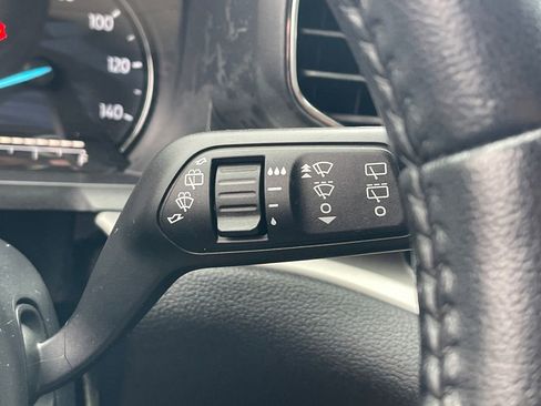 Used 2022 Ford Explorer XLT w/ Equipment Group 202A image 38