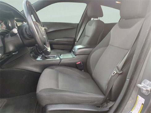 Certified 2018 Dodge Charger SXT w/ Blacktop Package image 30