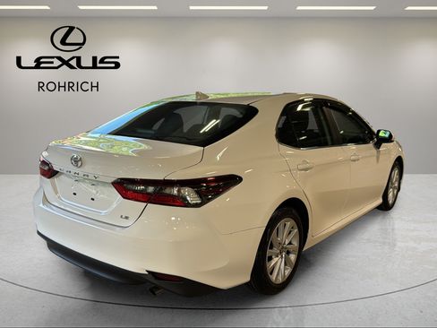 Used 2024 Toyota Camry LE FWD image 6