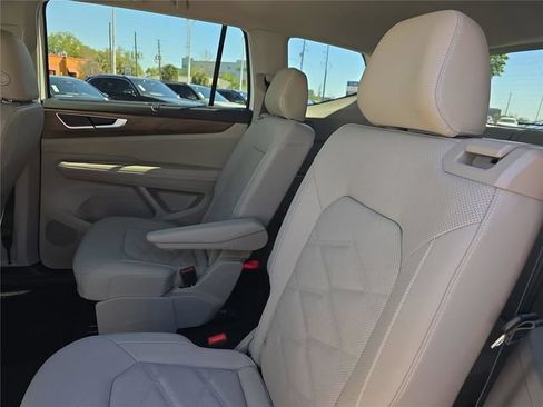 New 2026 Volkswagen Atlas SE FWD image 14