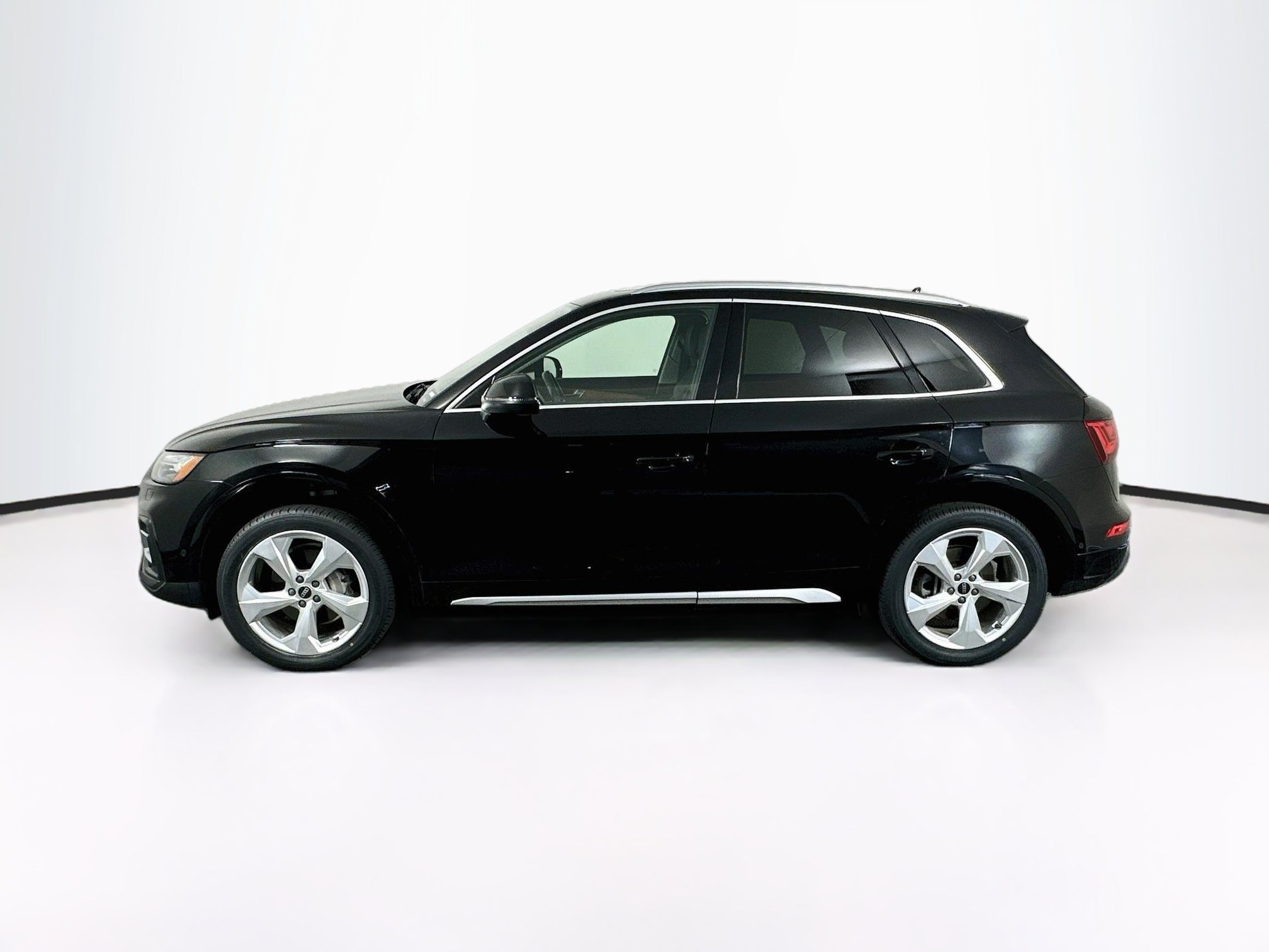 Used 2021 Audi Q5 Prestige w/ Prestige Package AWD/4WD image 4