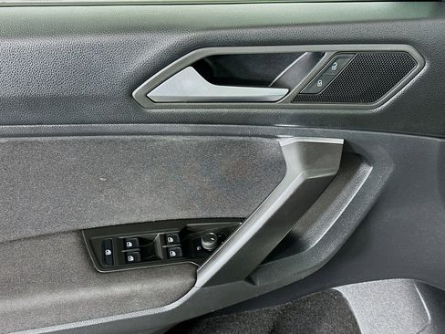 Used 2021 Volkswagen Tiguan S image 15