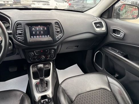 Used 2020 Jeep Compass Latitude image 11