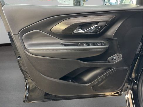 Used 2024 GMC Terrain SLE w/ Driver Convenience Package image 22