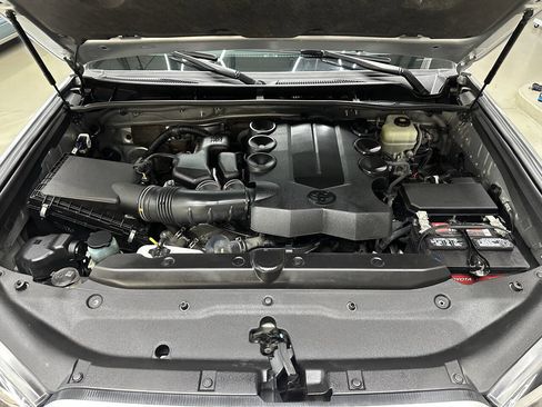 Used 2019 Toyota 4Runner TRD Off-Road Premium image 7