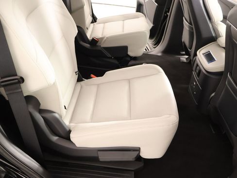 New 2026 Lincoln Navigator Premiere AWD/4WD image 15
