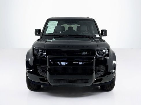 Used 2025 Land Rover Defender 130 X-Dynamic SE AWD/4WD image 8