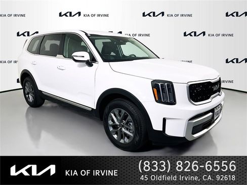 Certified 2025 Kia Telluride LX image 1