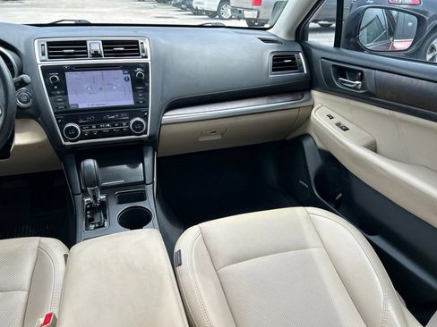 Used 2018 Subaru Outback 3.6R Limited AWD/4WD image 11
