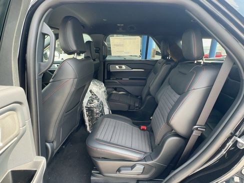 New 2026 Ford Explorer ST-Line w/ ST-Line Street Pack RWD image 4