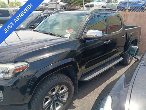 Used 2017 Toyota Tacoma Limited w/ Tow Package AWD/4WD image 1