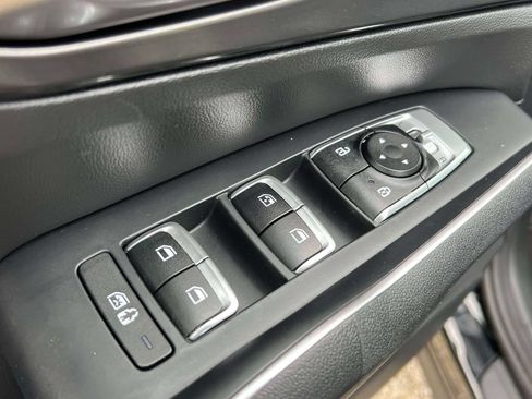 Used 2023 Kia Sorento LX AWD/4WD image 19