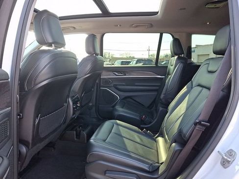 Used 2021 Jeep Grand Cherokee L Limited image 10