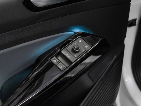 Used 2021 Volkswagen ID.4 Pro w/ ID.4 Protection Package image 42