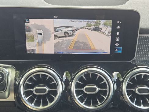 Certified 2021 Mercedes-Benz GLB 250 image 10