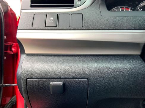 Used 2014 Toyota Camry SE w/ Moonroof Package FWD image 33