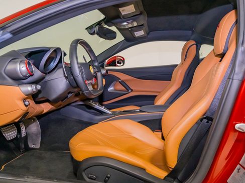Used 2019 Ferrari 812 Superfast RWD image 17