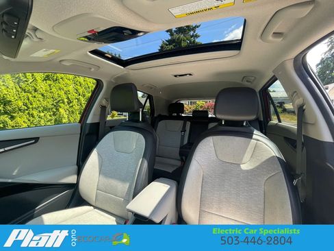 Used 2023 Kia Niro Wave w/ Wave Preserve Package FWD image 35