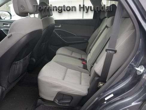 Used 2017 Hyundai Santa Fe SE image 27