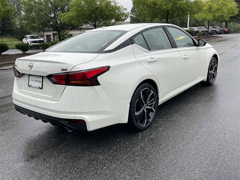 New 2025 Nissan Altima 2.5 SR image 4