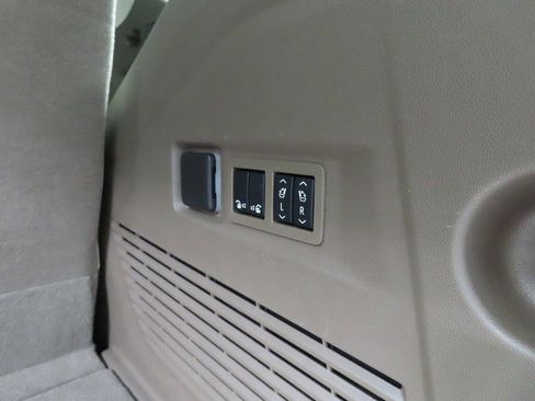 Used 2024 GMC Yukon Denali image 42