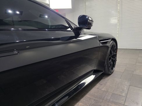 Used 2025 Aston Martin DB12 Coupe RWD image 9