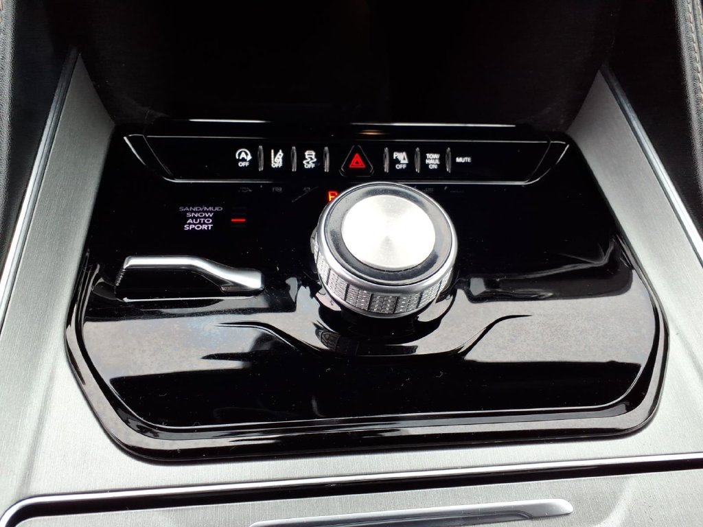 Used 2023 Jeep Wagoneer Series II AWD/4WD image 8