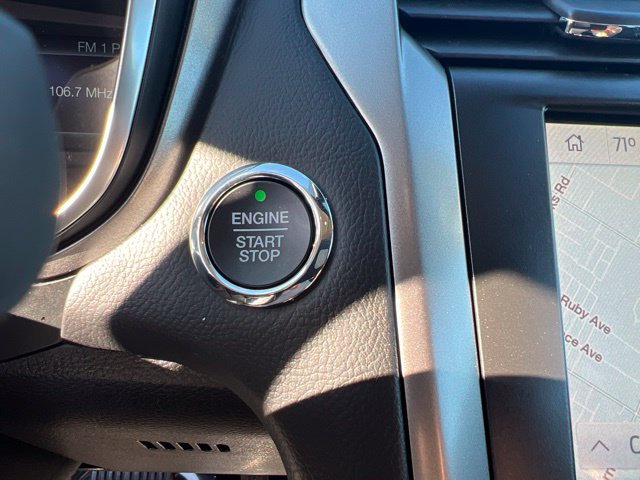 Used 2020 Ford Fusion SE FWD image 28