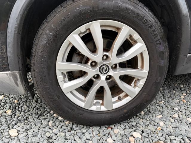 Used 2017 Nissan Rogue SV FWD image 9