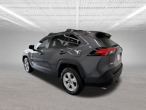 Used 2019 Toyota RAV4 XLE w/ Convenience Package FWD image 3
